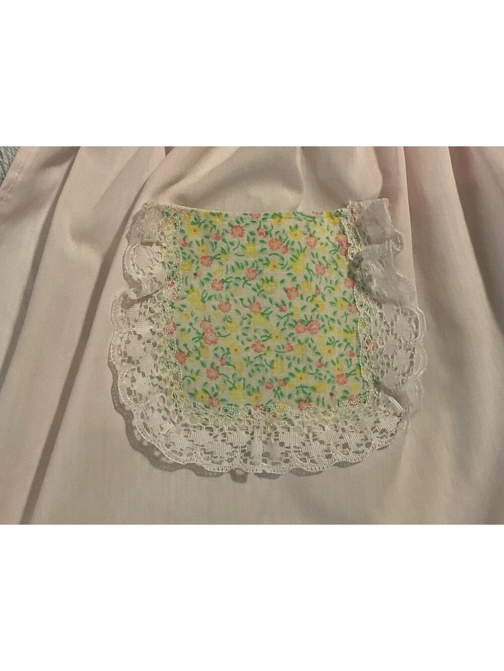 Vintage 1950’s Pink Sheer Half Apron Lace Pockets